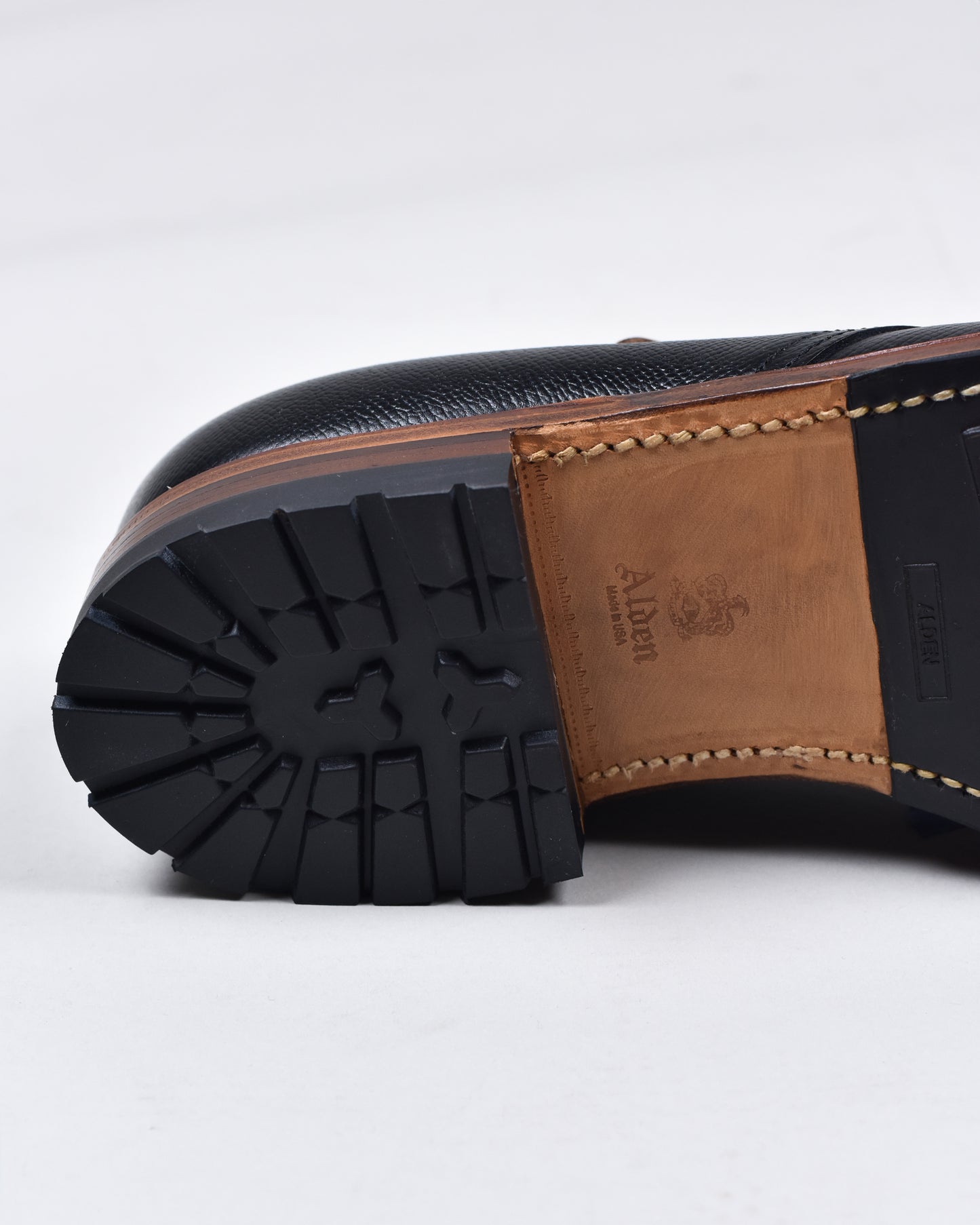 BLACK ALPINE GRAIN BLUTCHER