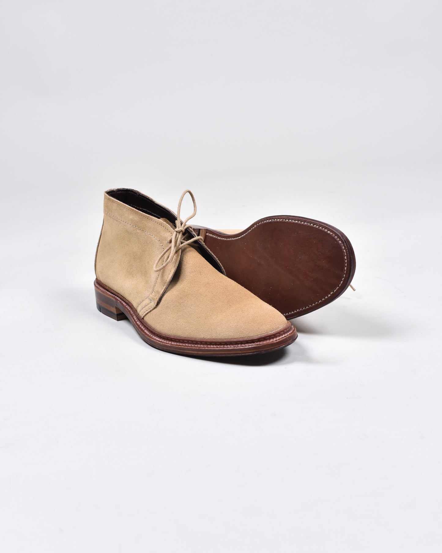 TAN SUEDE CHUKKAS
