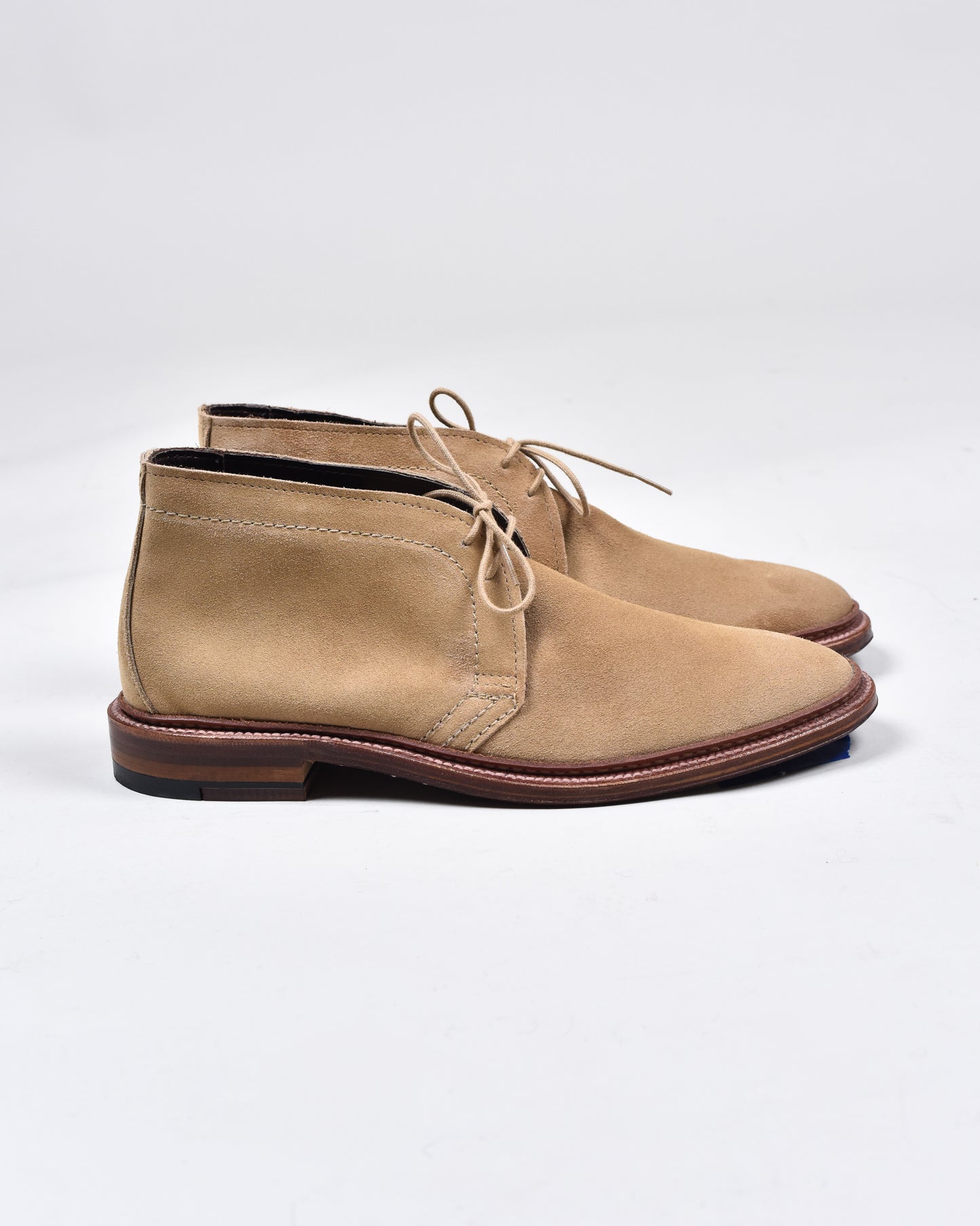 TAN SUEDE CHUKKAS