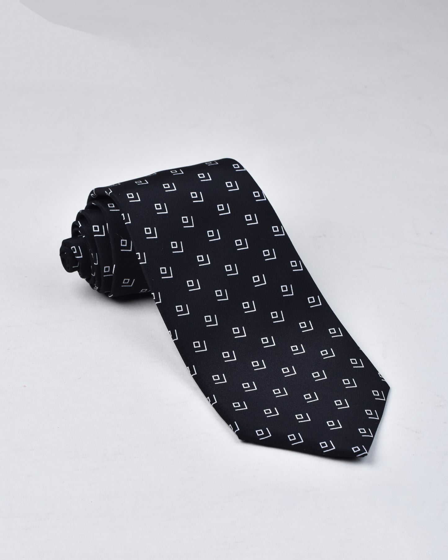 Khakis of Carmel - silk printed tie in Black and White